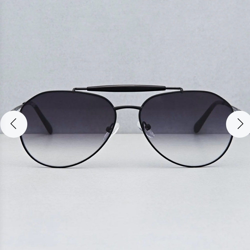 Beryll Black Aviator Sunglasses with Gradient Lenses - NWOT
